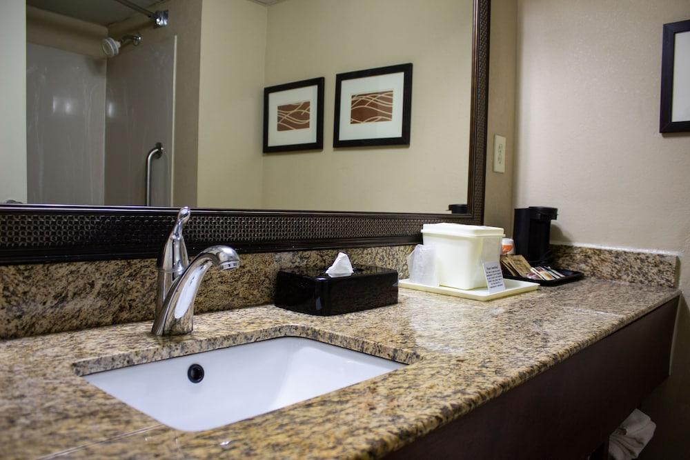 Clarion Pointe Research Triangle Park Durham Ξενοδοχείο Εξωτερικό φωτογραφία