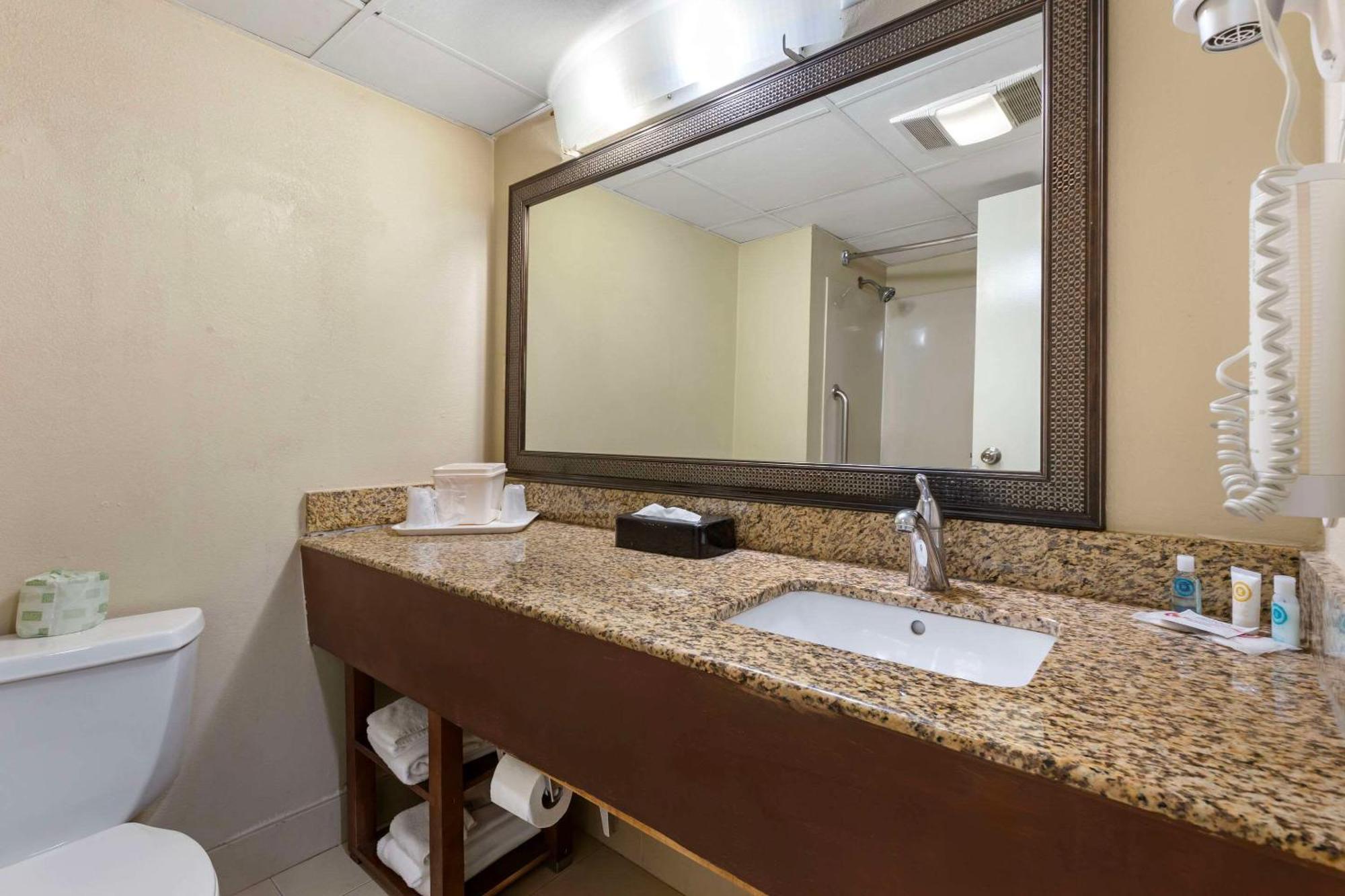 Clarion Pointe Research Triangle Park Durham Ξενοδοχείο Εξωτερικό φωτογραφία